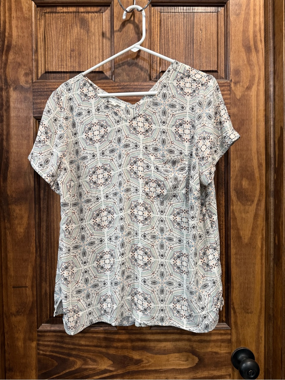 Printed Short-Sleeve Women's Top in Cream and Light Blue Maurice’s size 0